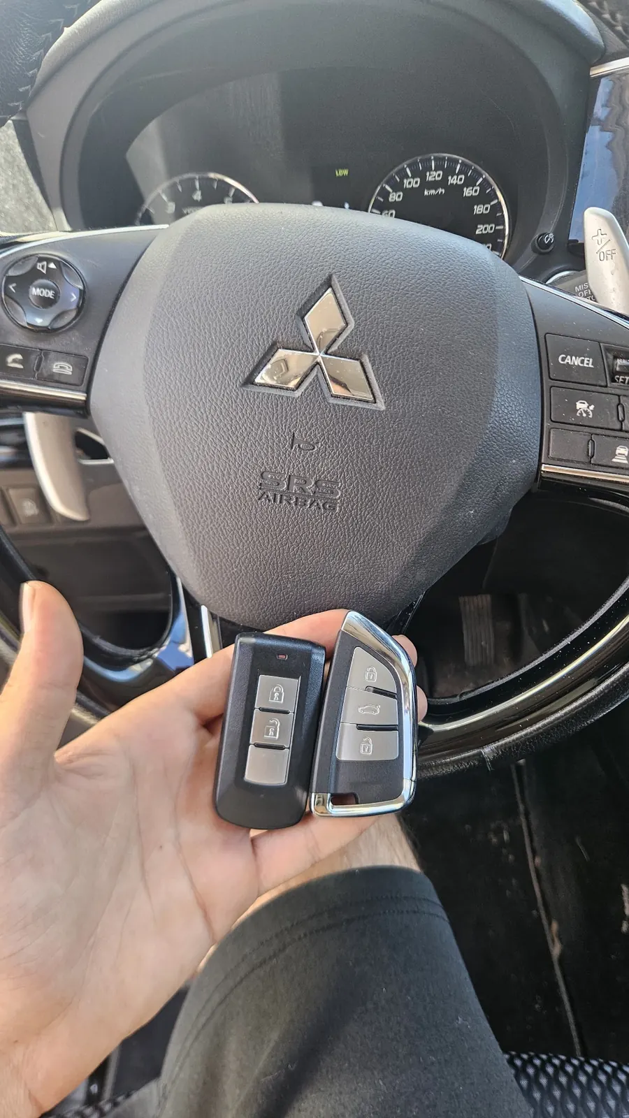קידוד שלט חכם לרכב Mitsubishi Outlander